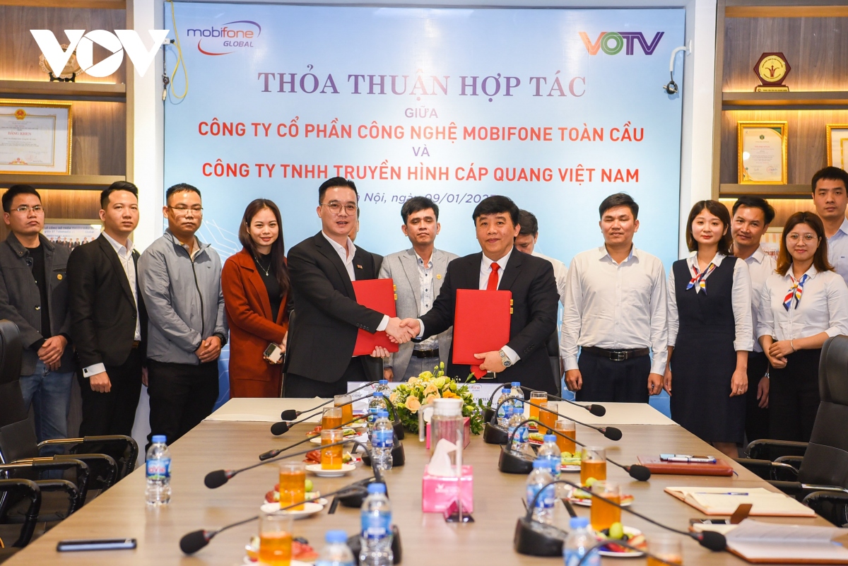 Công ty TNHH Truyền hình Cáp quang Việt Nam (VOTV) và Công ty Cổ phần Công nghệ MobiFone Toàn Cầu (MobiFone Global) ký thỏa thuận hợp tác giữa hai đơn vị về lĩnh vực viễn thông. 